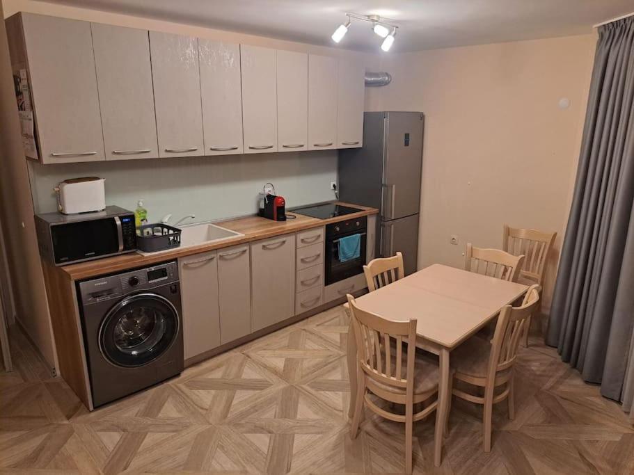 Markapart 3 - Apartment In Downtown Ruse Zewnętrze zdjęcie